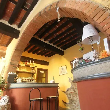 Antica Casa Dei Rassicurati Oda ve Kahvaltı Montecarlo