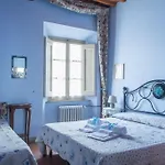 Nocleg ze śniadaniem Antica Casa Dei Rassicurati 4*