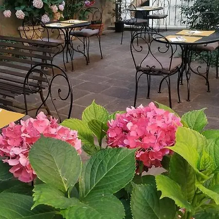 Antica Casa Dei Rassicurati Bed & Breakfast 5*