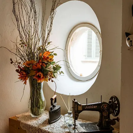Antica Casa Dei Rassicurati Bed & Breakfast 5*