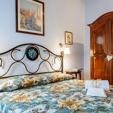 Antica Casa Dei Rassicurati B&B 5*