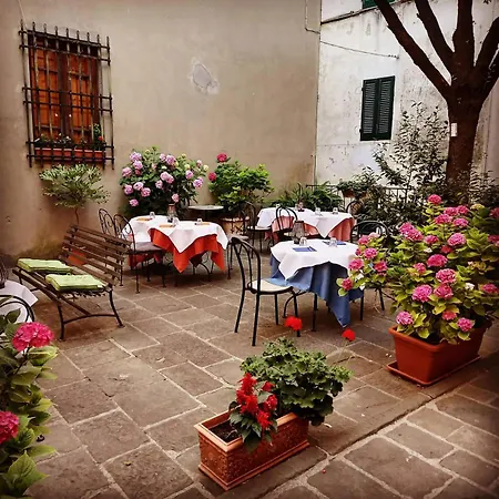 Bed & Breakfast Antica Casa Dei Rassicurati Montecarlo