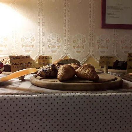 Antica Casa Dei Rassicurati Bed & Breakfast