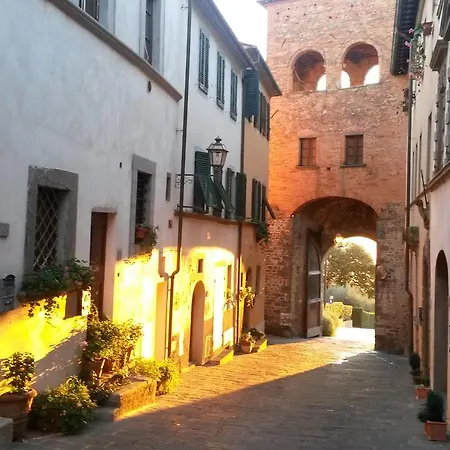 Bed & Breakfast Antica Casa Dei Rassicurati 5*