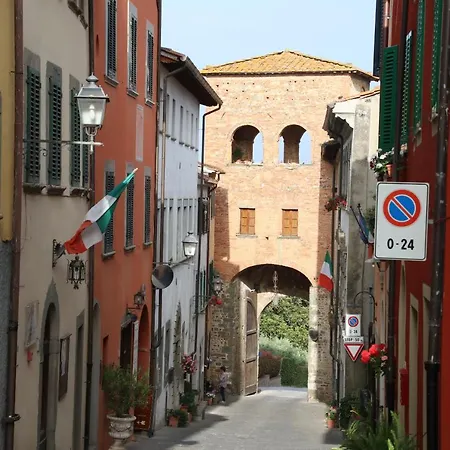 Antica Casa Dei Rassicurati Bed & Breakfast Montecarlo