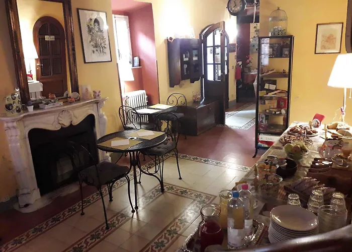Antica Casa Dei Rassicurati Frühstückspension Montecarlo